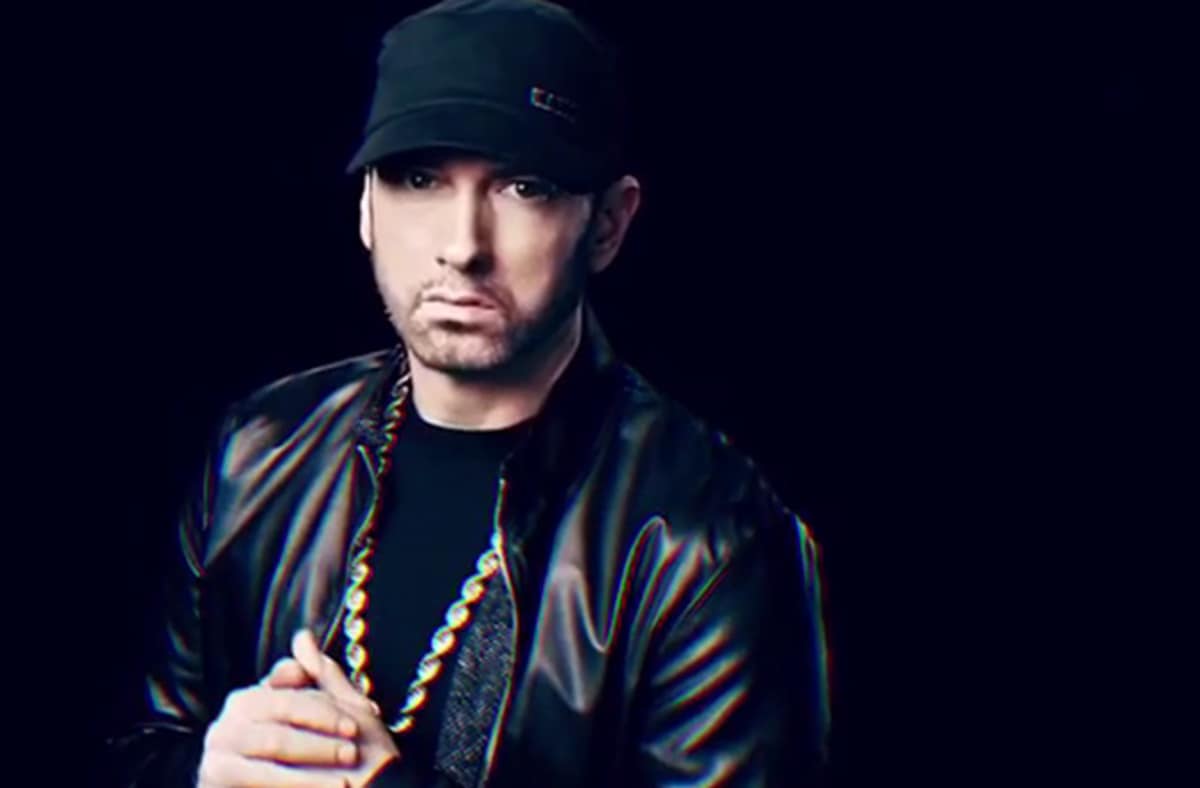 Eminem Tinder célibataire Grindr