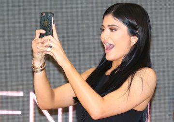 Kylie Jenner se plait de Snapchat sur Twitter